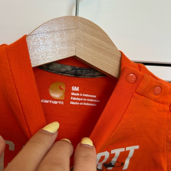 Carhartt Long sleeve onesie size 9 months - Picture 3 of 5